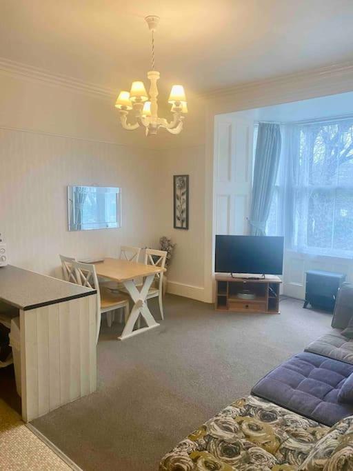 Bright 2 Bedroom Apartment Near Seafront Central بينزانس المظهر الخارجي الصورة